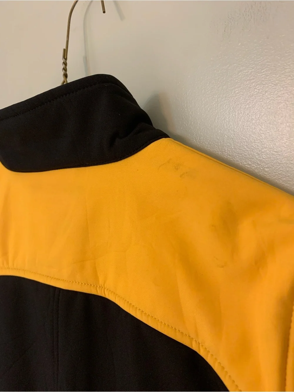 NFL — Pittsburgh Steelers women’s medium black and yellow logo jacket